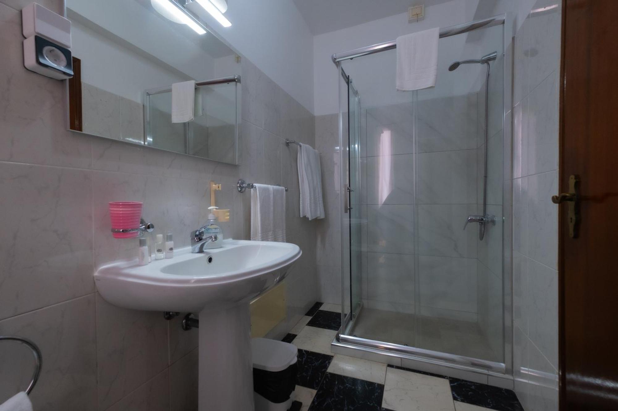 Hotel Residencial Familia Machico  Esterno foto